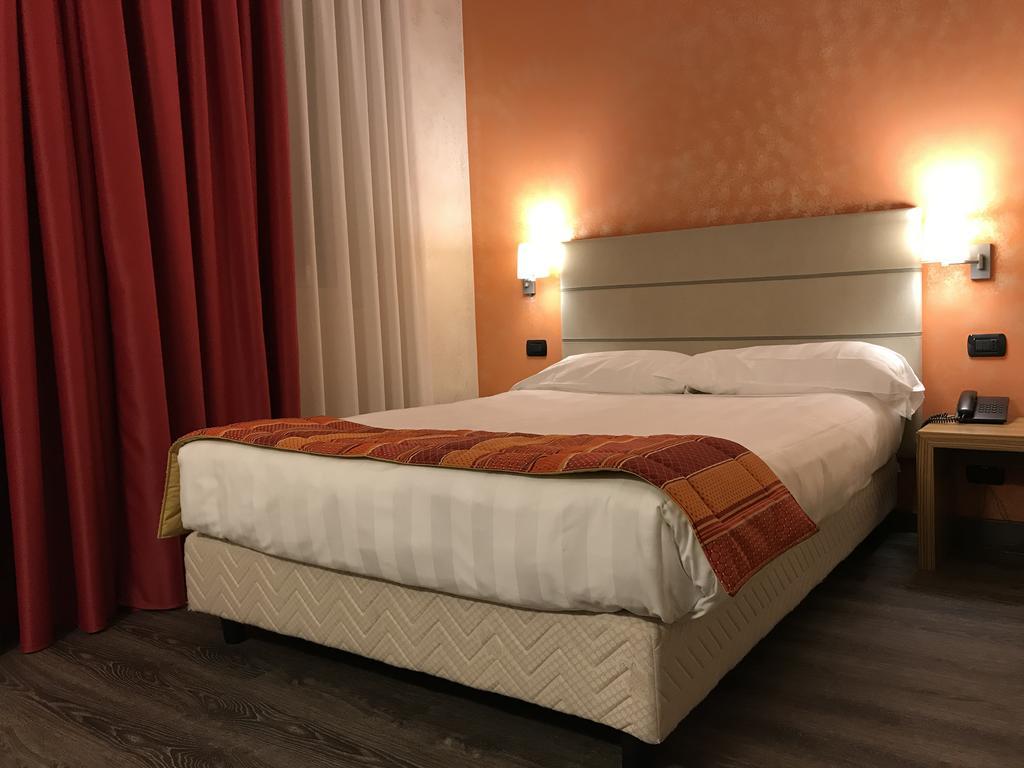 Bis Hotel Varese Kültér fotó