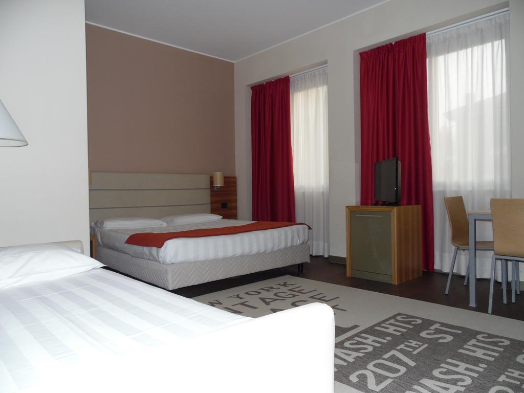 Bis Hotel Varese Kültér fotó