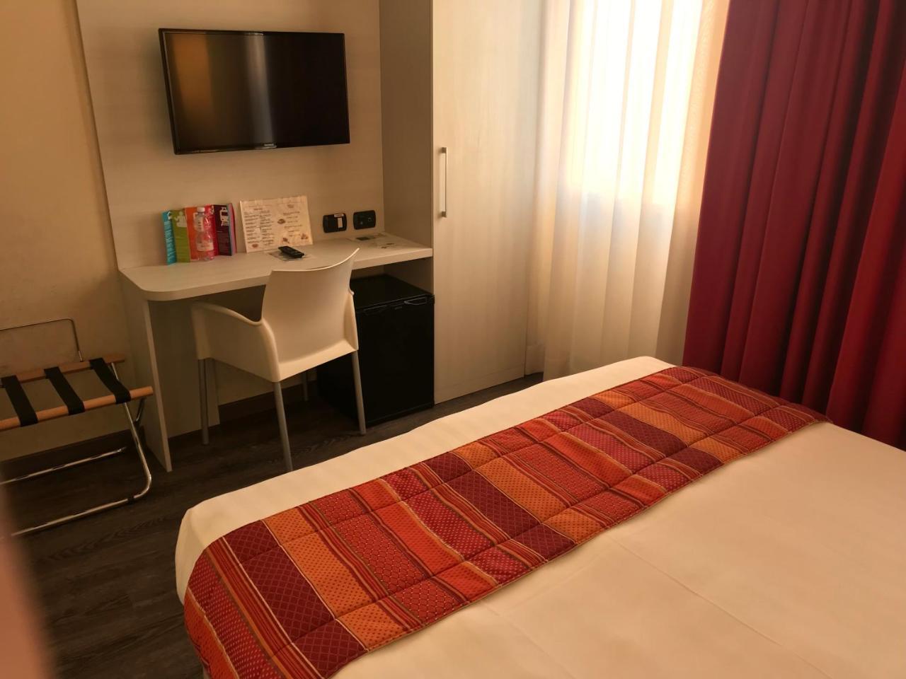 Bis Hotel Varese Kültér fotó